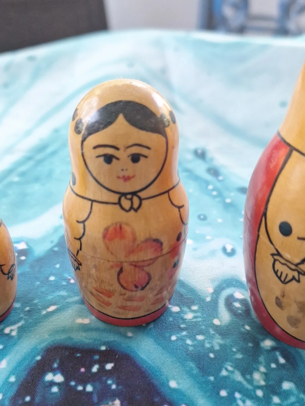 Vintage Russian Nesting Dolls Matryoshka Set - Yellow & Red Floral